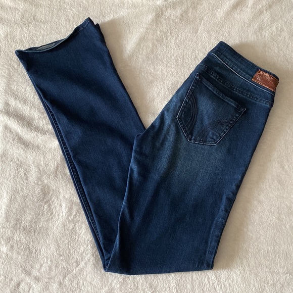 Hollister dark blue low rise boot cut jeans (size 7L) - Picture 10 of 10